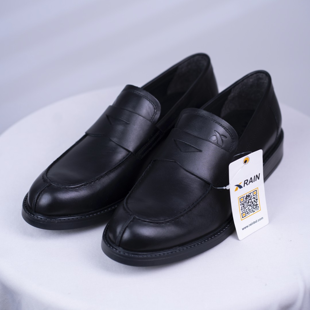 RAIN 39 Men's Dress Shoe - Image 1
